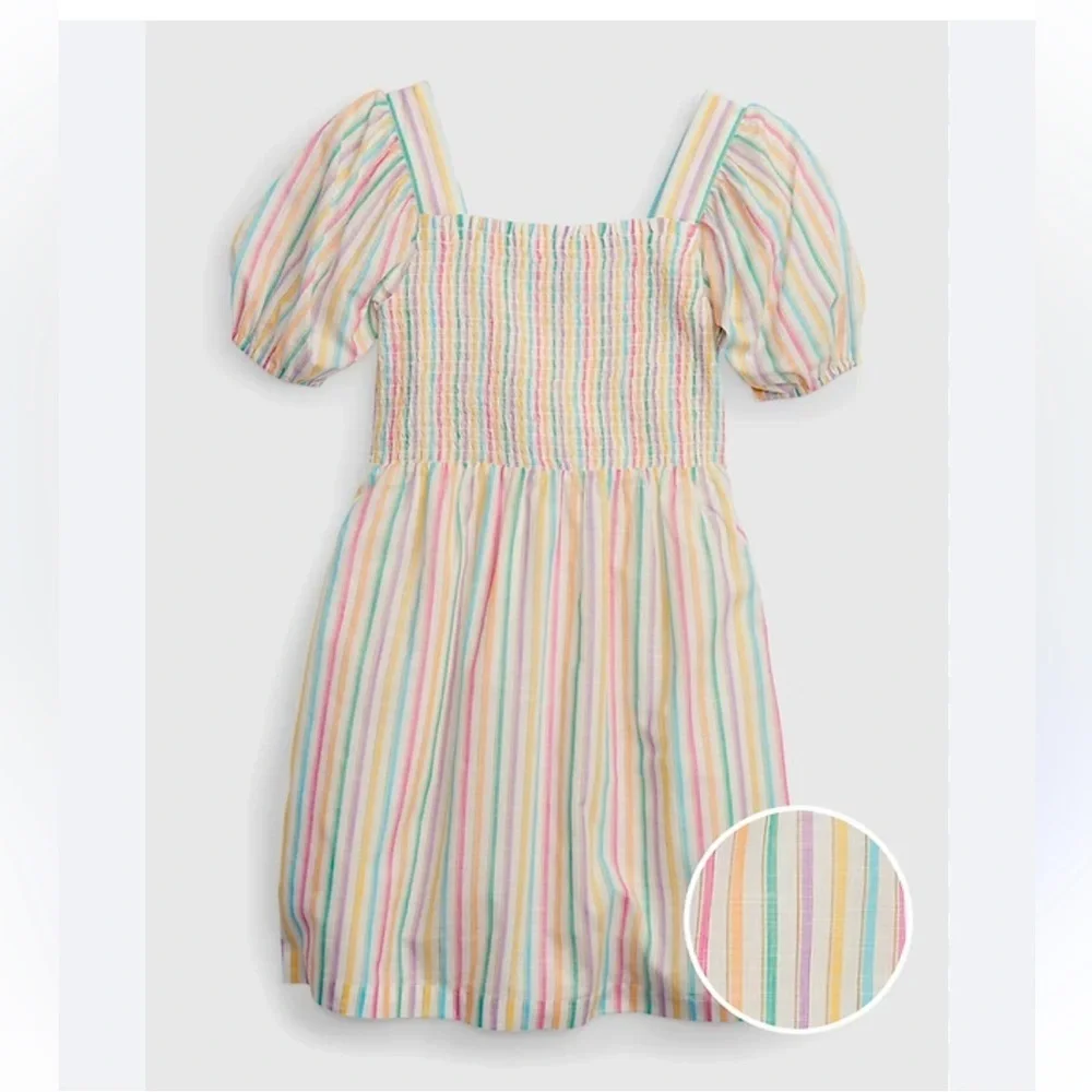 NWOT Gap Kids Smocked Puff sleeve dress